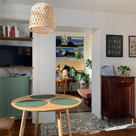 A Deux Pas De La Gare, La Maison Rouge Albertville Extérieur photo