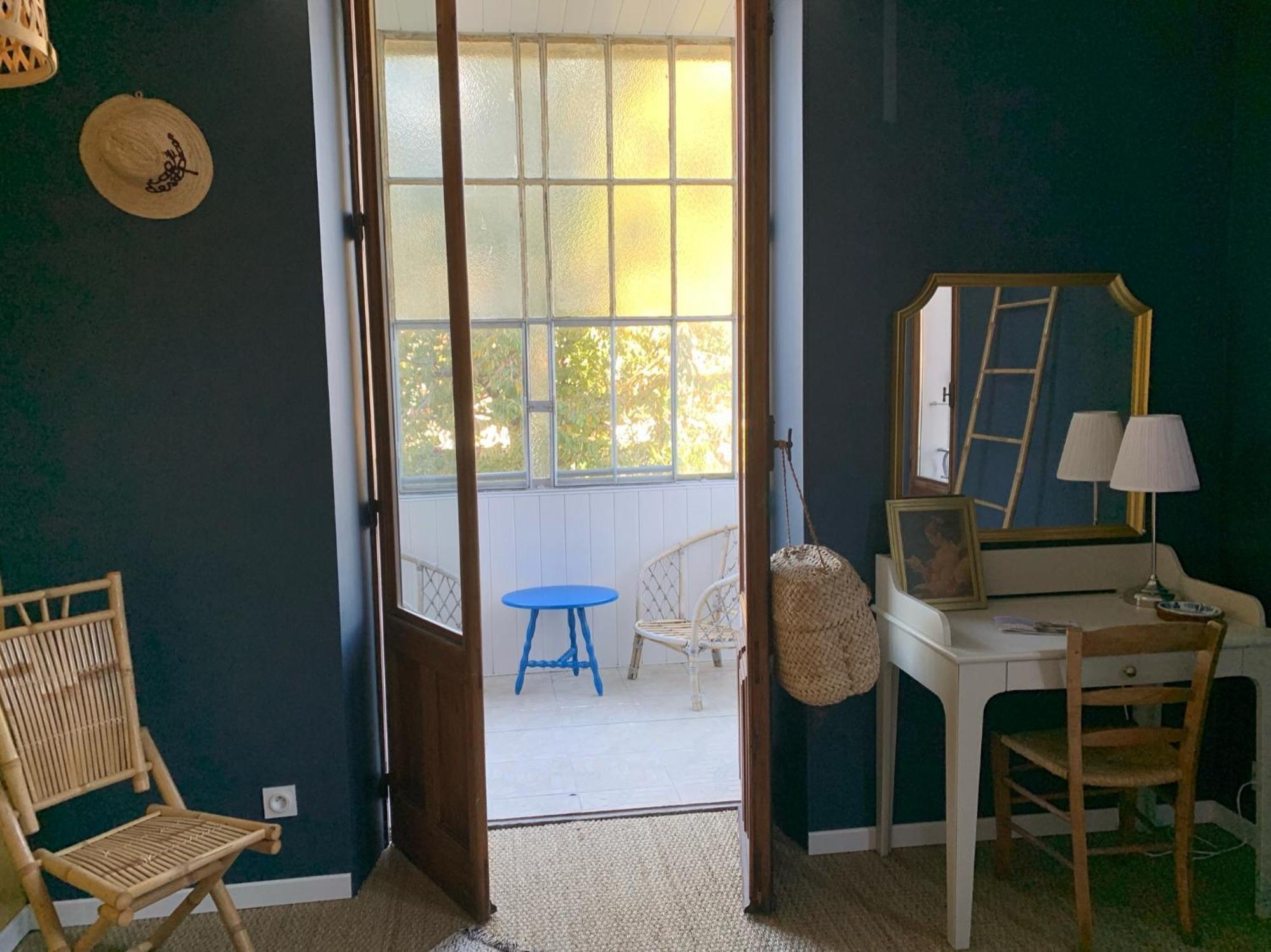 A Deux Pas De La Gare, La Maison Rouge Albertville Extérieur photo