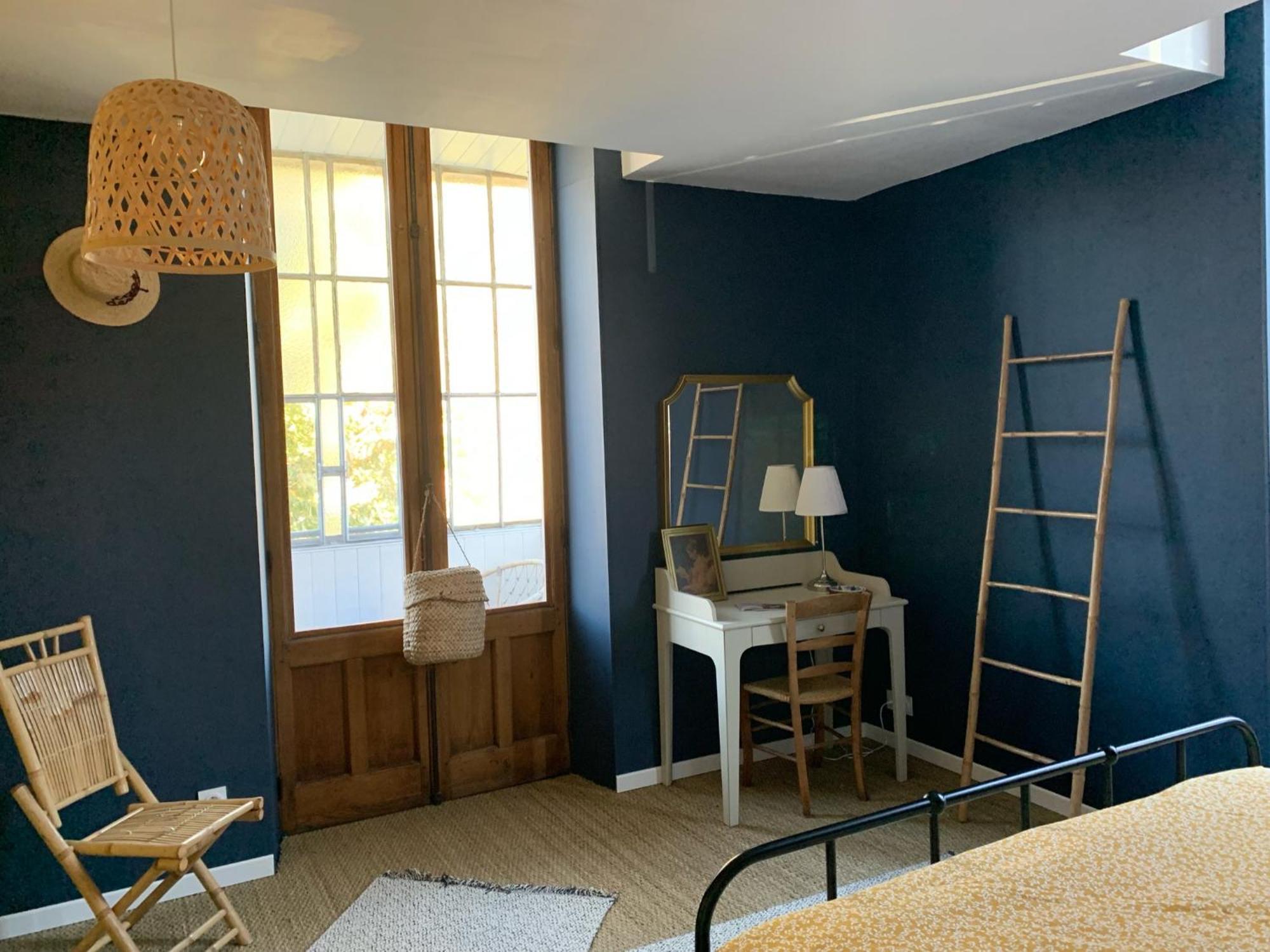 A Deux Pas De La Gare, La Maison Rouge Albertville Extérieur photo