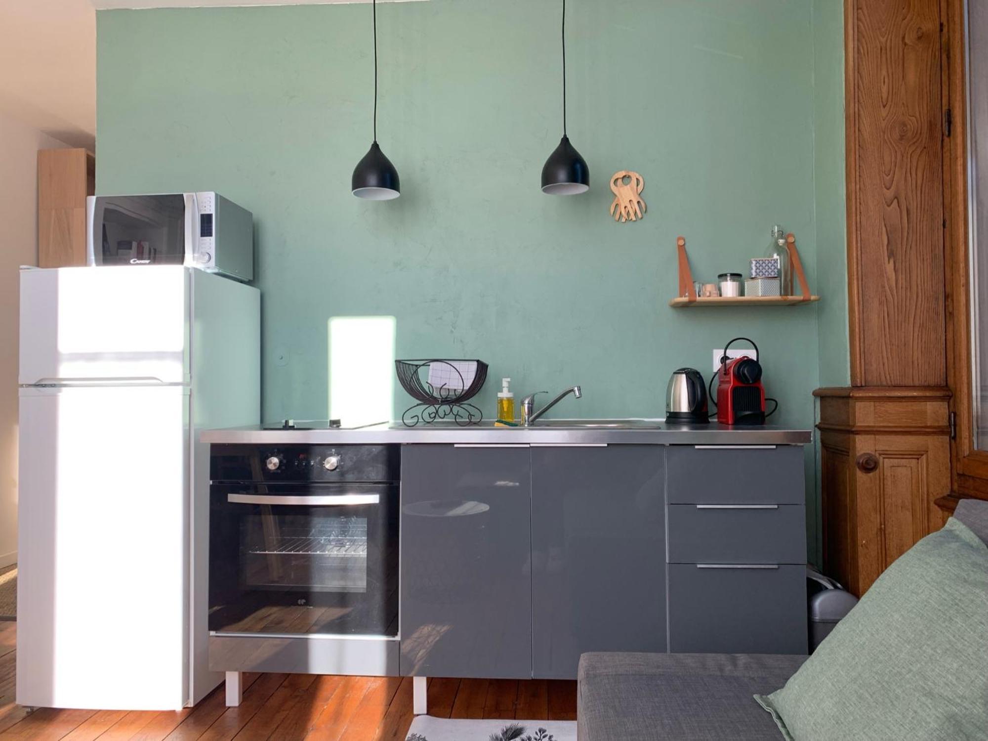 A Deux Pas De La Gare, La Maison Rouge Albertville Extérieur photo