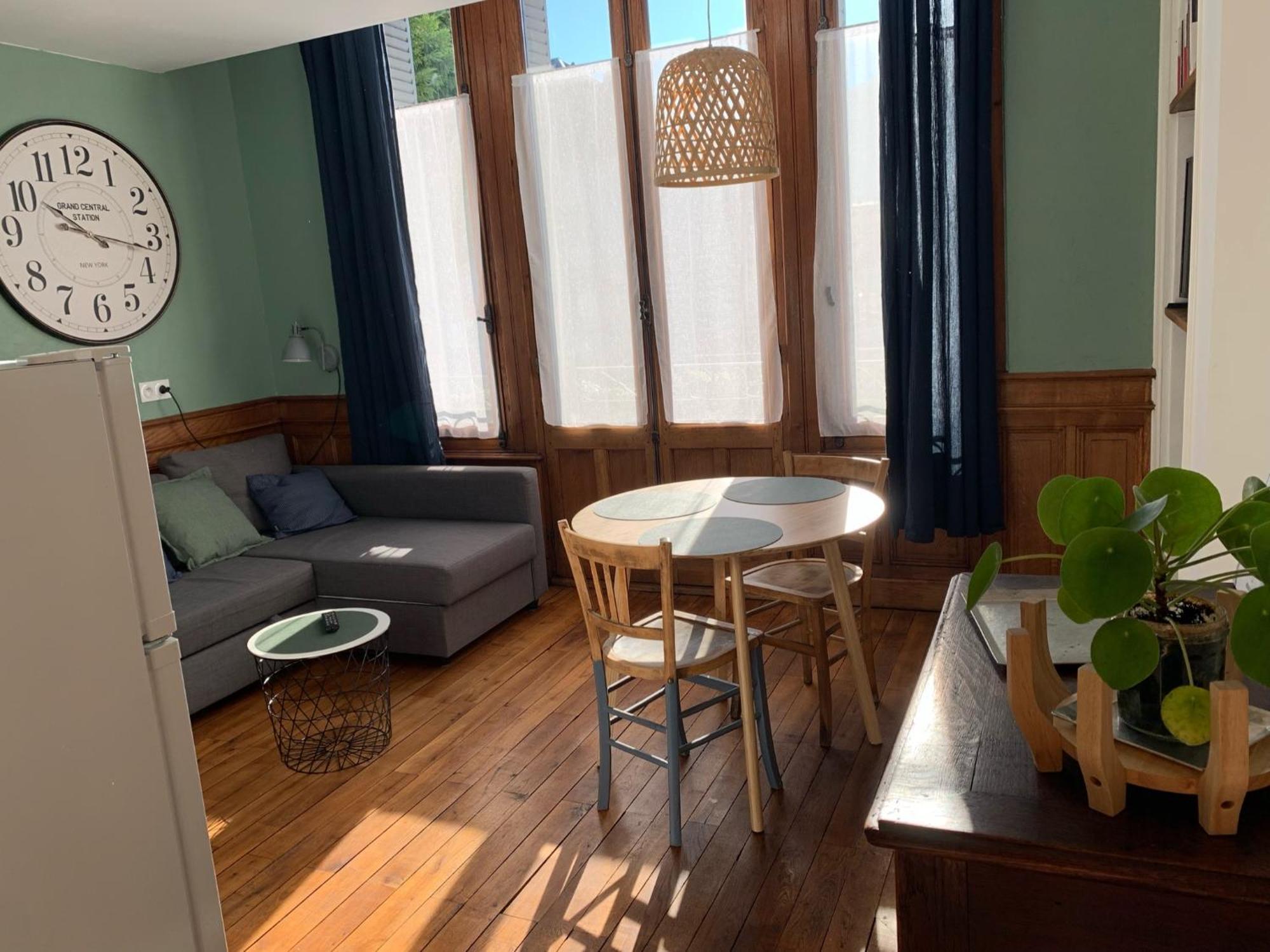 A Deux Pas De La Gare, La Maison Rouge Albertville Extérieur photo