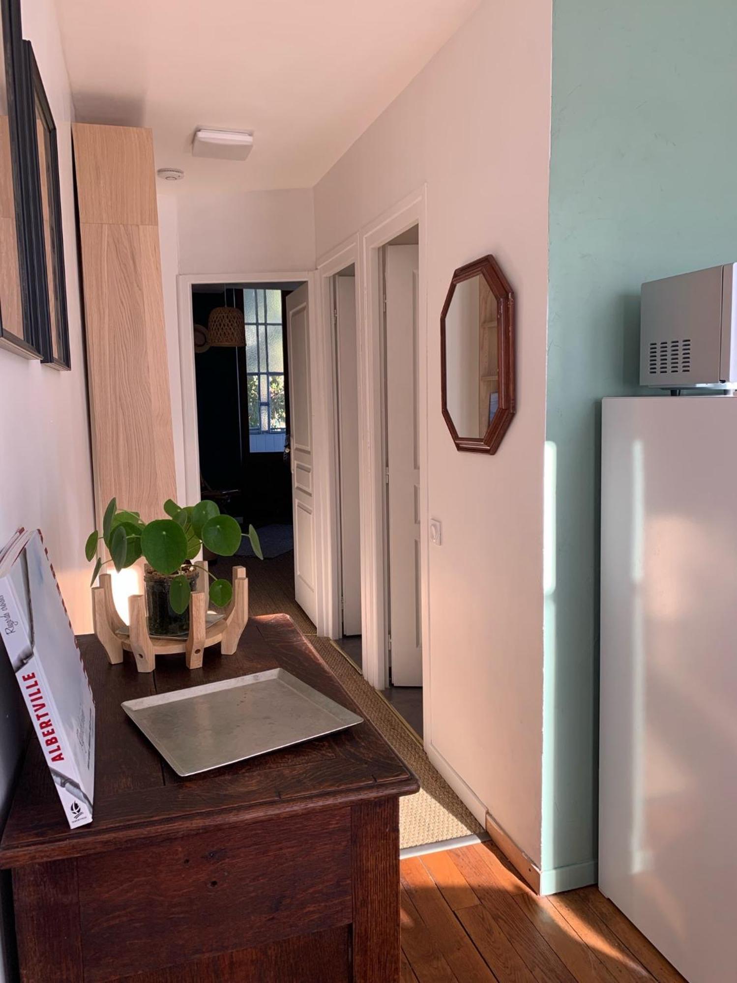 A Deux Pas De La Gare, La Maison Rouge Albertville Extérieur photo